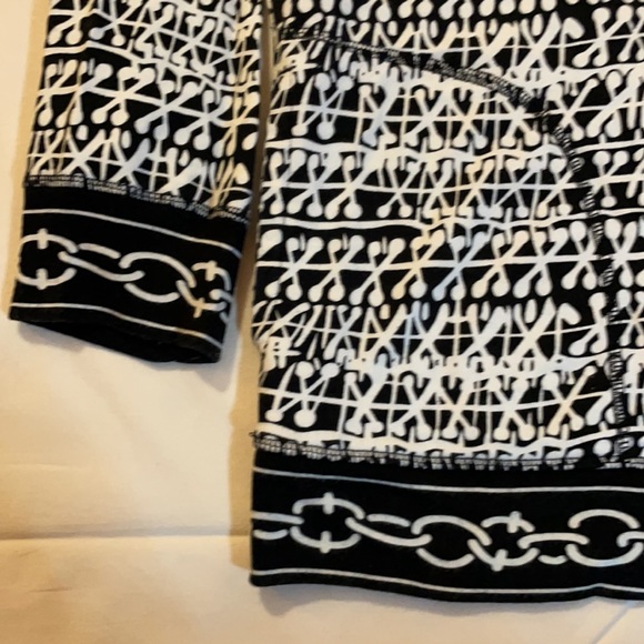 Natalie & Me Woman’s Black & White Abstract Hoodie - Picture 3 of 5